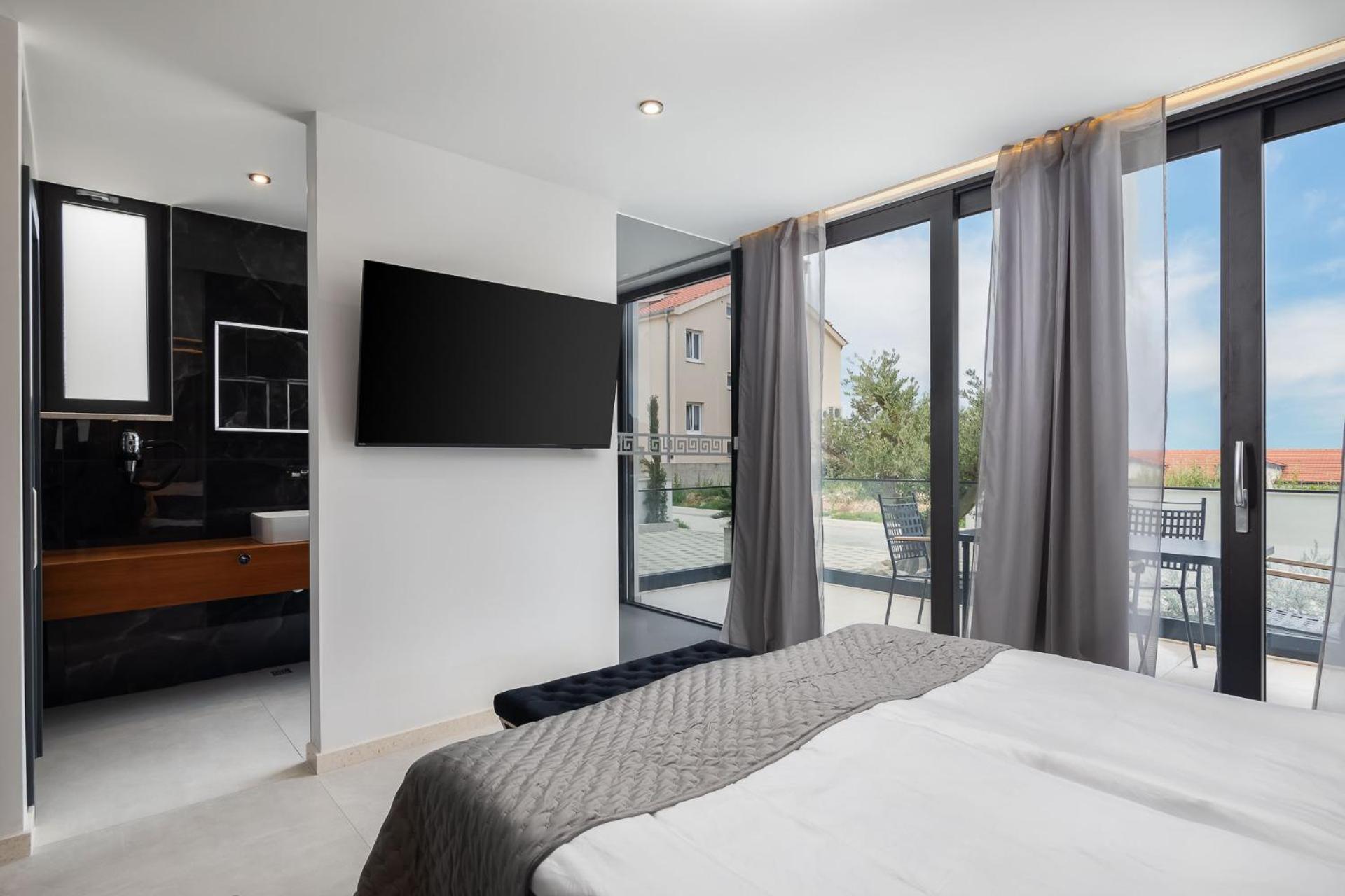 Villa Royale With Shared Pool Hvar Town Exterior foto